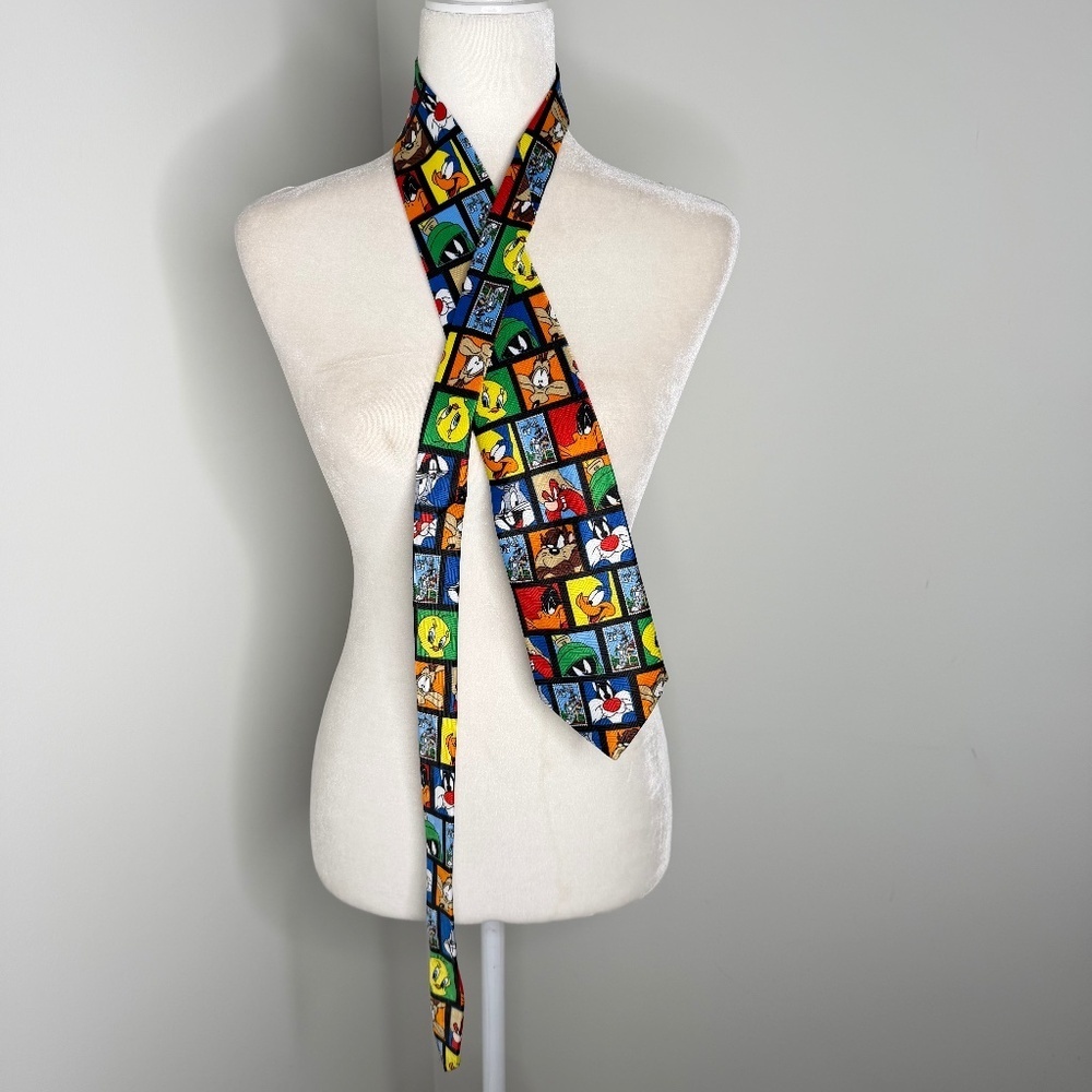 Vintage 1997 Warner Brothers Looney Tunes Multi Color Tie